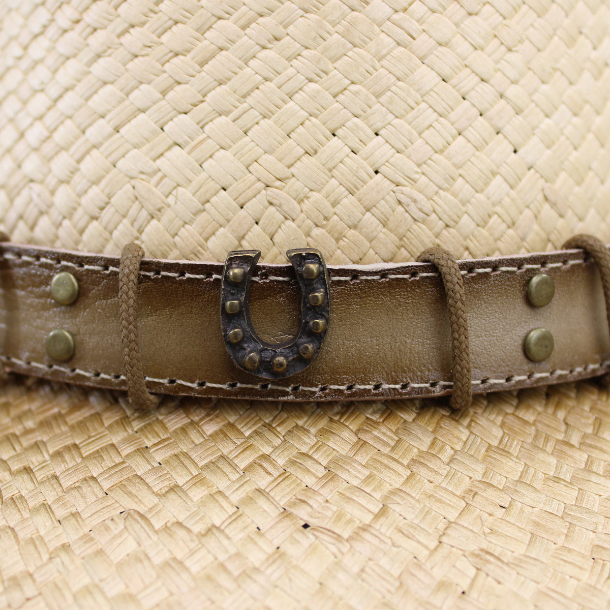 HORSESHOE-1-TAN-HORSESHOE