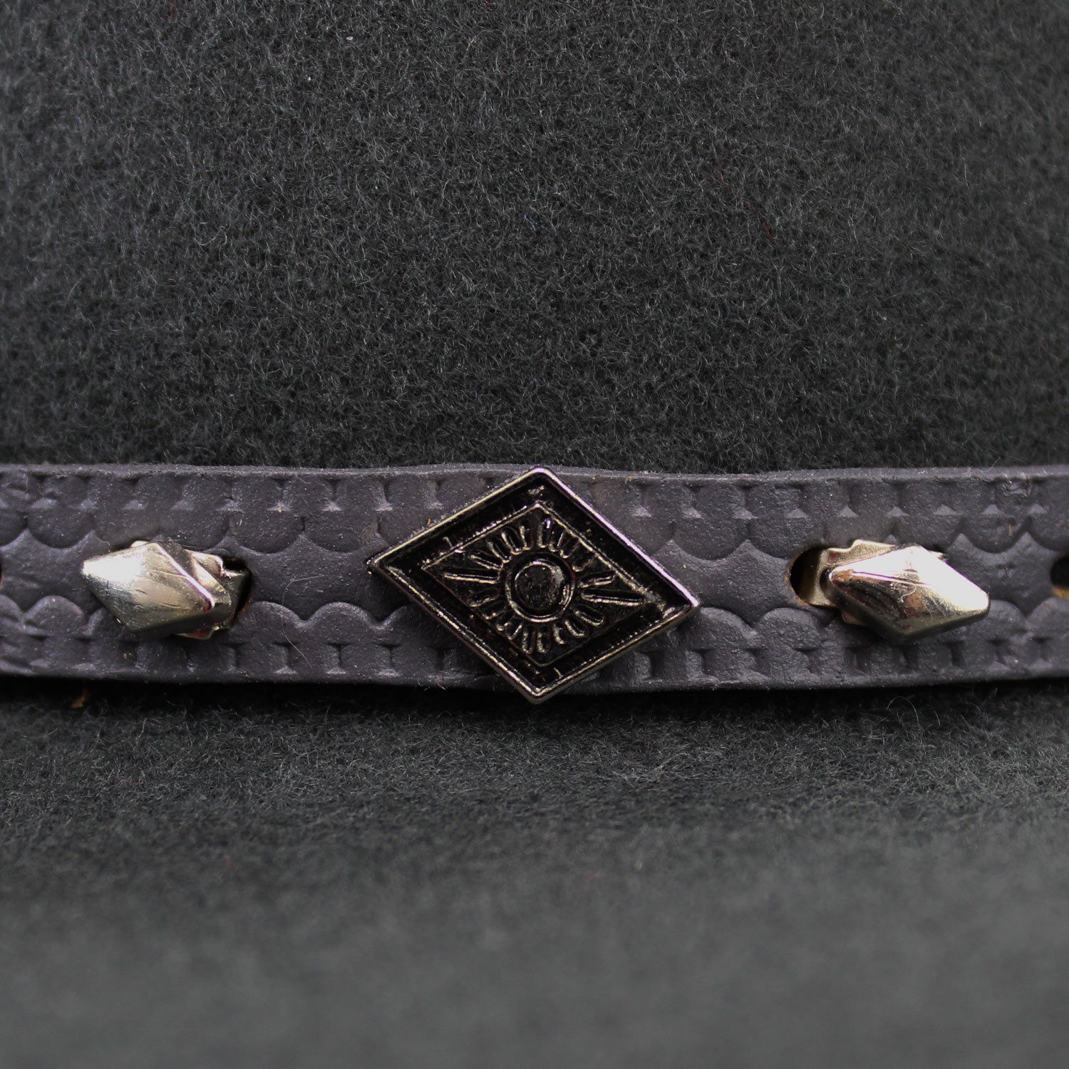 0327--WAGONEER-GRAY – Alcala's Western Wear
