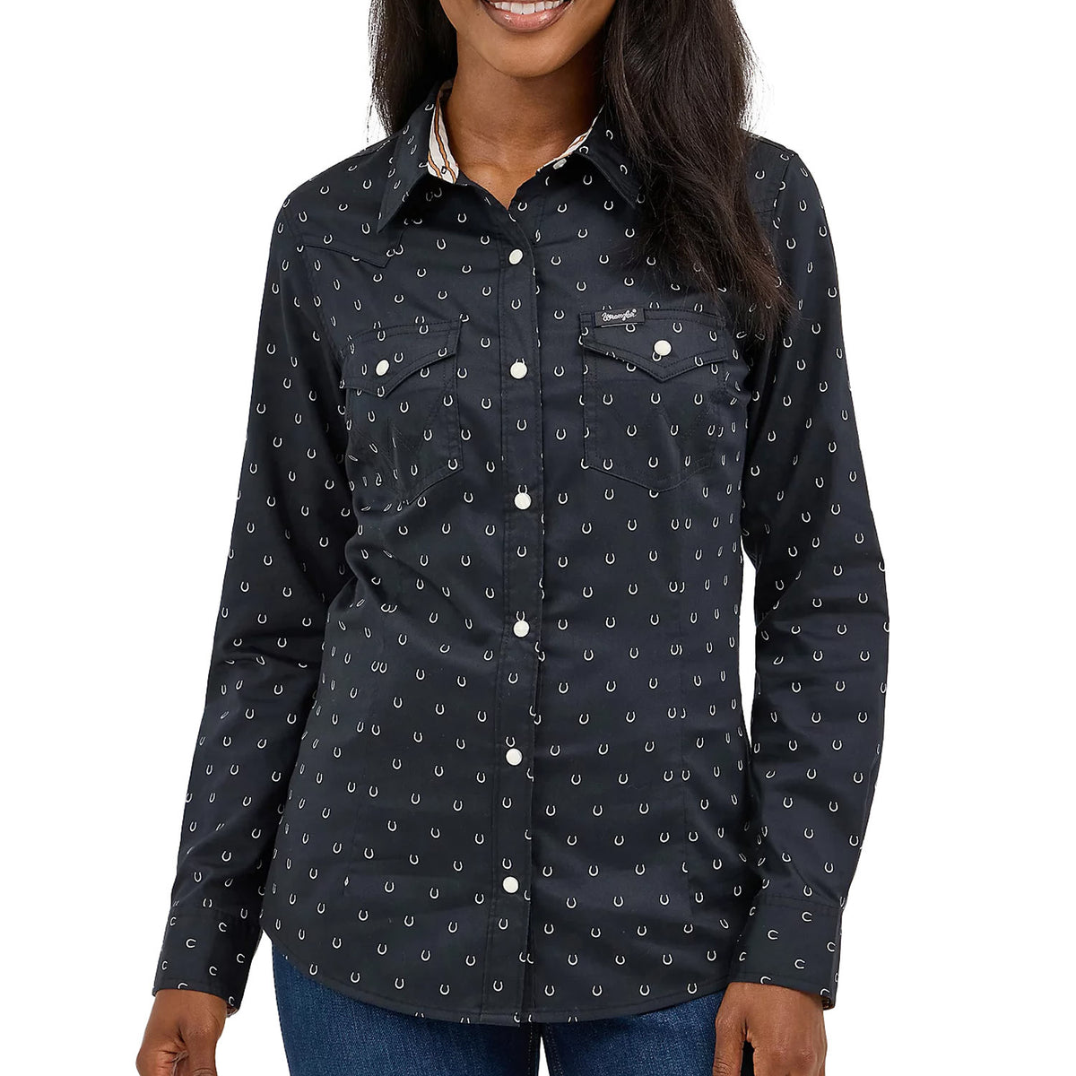 112371915-BLACK-HORSESHOES