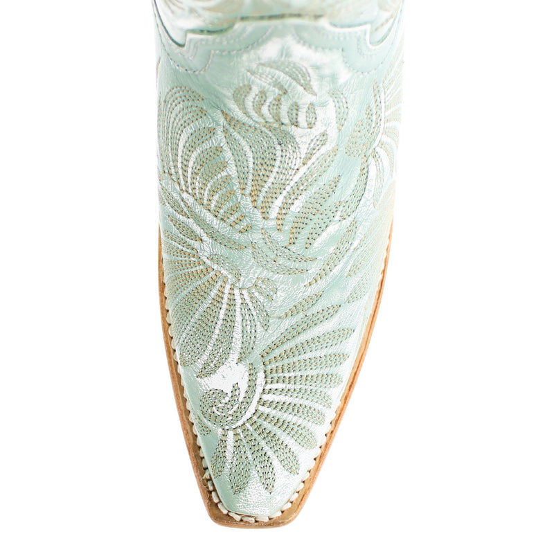 A5082 Aqua Floral Petal Embrd